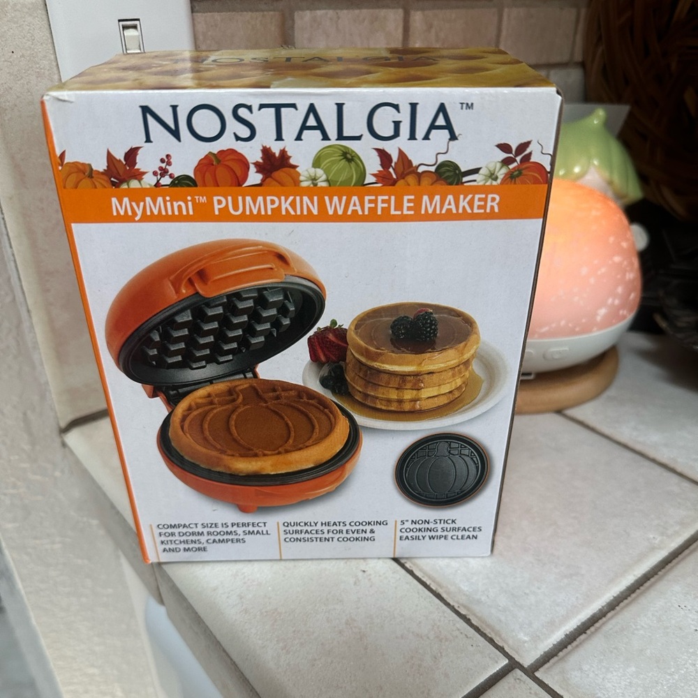 Nostalgia Mymini personal electric pumpkin waffle maker orange